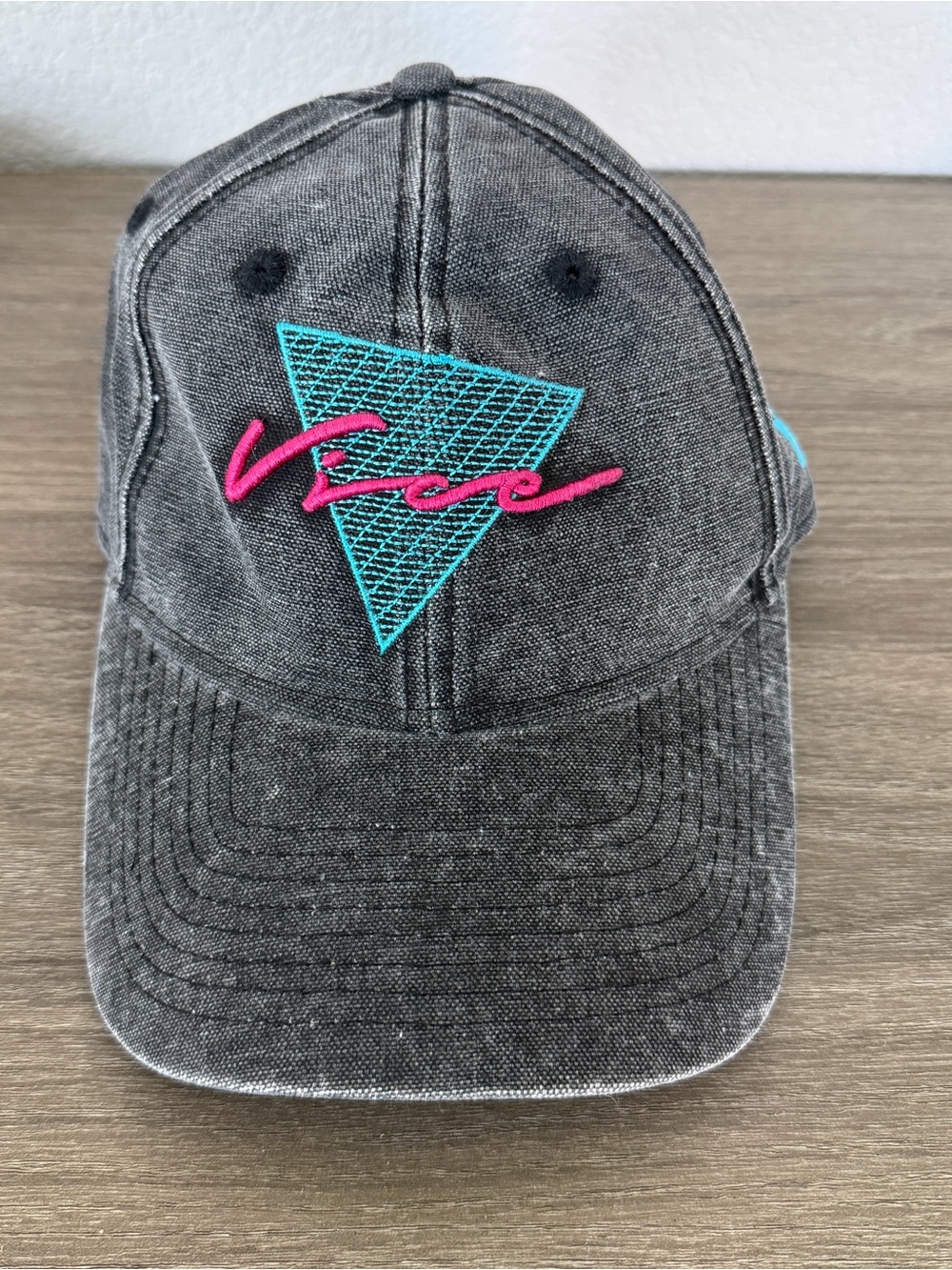 Vice Golf x New Era Miami Heat Vice Style 9TWENTY dad Hat Grey Pink Teal
